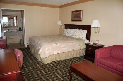 Executive Inn and Suites Springdale - image 12