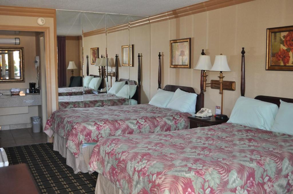 Executive Inn and Suites Springdale - image 2