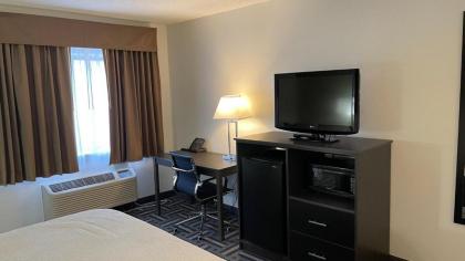 La Quinta Inn by Wyndham Cincinnati North - image 10