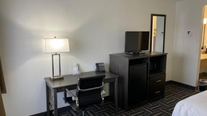 La Quinta Inn by Wyndham Cincinnati North - image 11