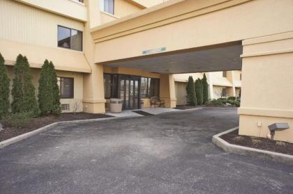 La Quinta Inn by Wyndham Cincinnati North - image 4