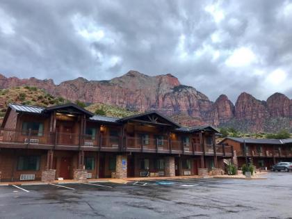 Zion Canyon Lodge - image 3