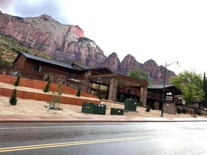 Zion Canyon Lodge - image 9