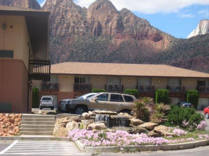 Bumbleberry Inn - image 11
