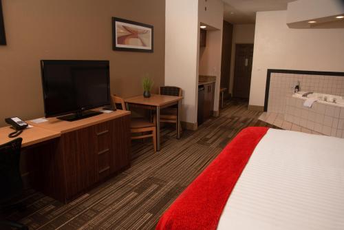 Northfield Inn Suites and Conference Center - image 4