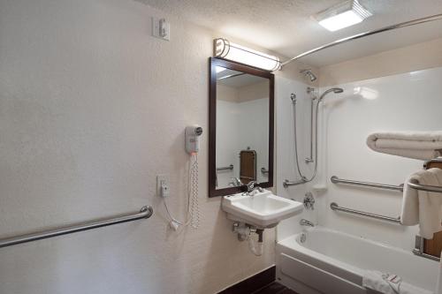 Red Roof Inn Springfield IL - image 2