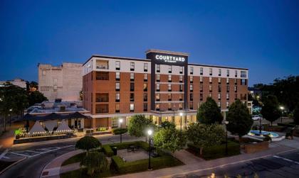 Courtyard by Marriott Springfield Downtown - image 1