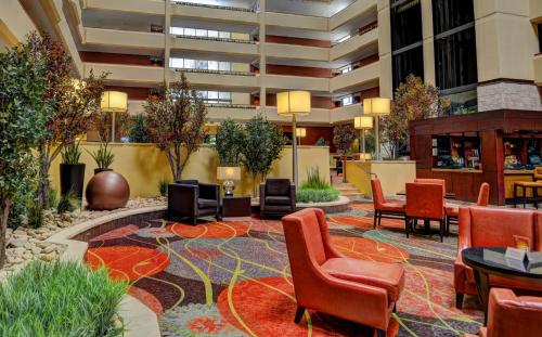 University Plaza Hotel - image 2