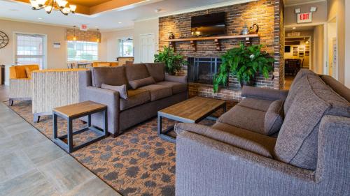 Best Western Coach House - image 3
