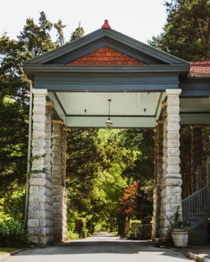 The Mansion at Elfindale - image 2