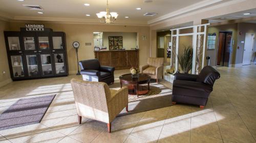 Candlewood Suites Springfield an IHG Hotel - image 5
