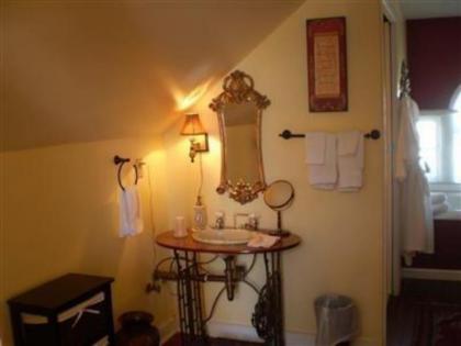 Penny Farthing Inn - image 1