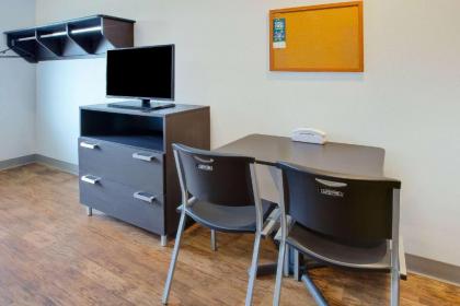 WoodSpring Suites St Louis St Charles - image 4