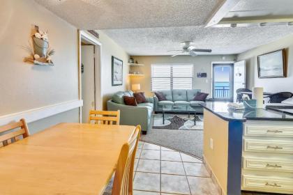 Sunset Chateau 312 Just remodeled Perfect Sunset Beach location - image 2