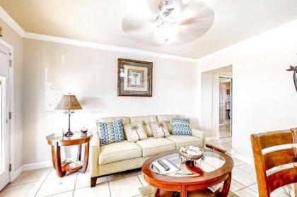 Coconut Villas Beach Bungalow - image 2