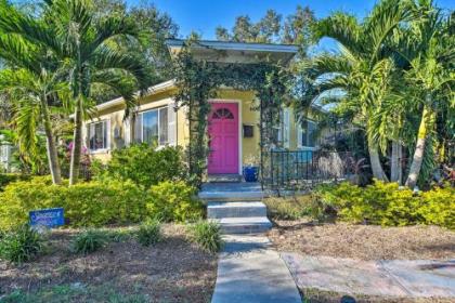 Cozy Pet Friendly Palms about 4 Miles to St Pete Beach - image 2