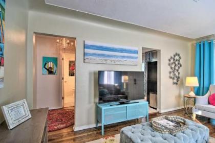 Cozy Pet Friendly Palms about 4 Miles to St Pete Beach - image 3