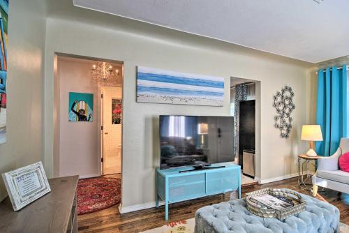 Cozy Pet Friendly Palms about 4 Miles to St Pete Beach - image 3