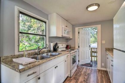 Cozy Beach Apt with Pool 3 Mi to St Pete! - image 2