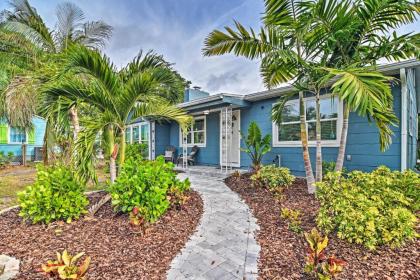 Cozy Jungle Escape Less than 1 mi to Gulfport Beach St Petersburg Florida