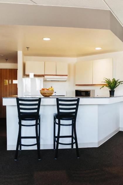 Stamford Suites - image 6