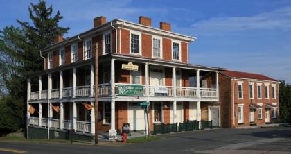 Lafayette Inn & Restaurant - image 1