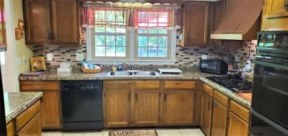Amos`s Willow Bend Stone Cottage - image 11