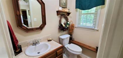 Amos`s Willow Bend Stone Cottage - image 8