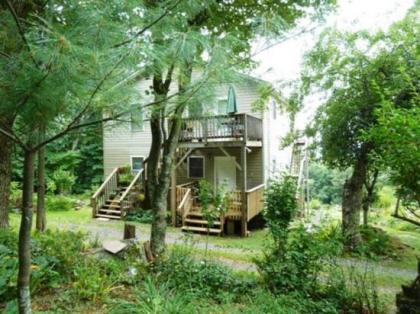 Mountain Roots Lodging - image 3