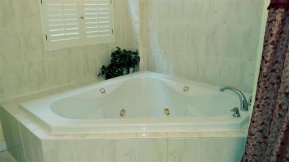 RB Cowboy Cabin - image 4
