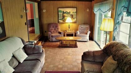 RB Ranch House - image 11