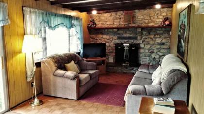 RB Ranch House - image 8
