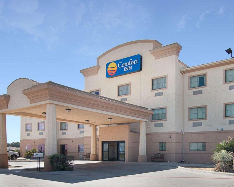 Comfort Inn I-20 Midland Stanton - main image