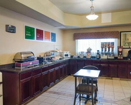 Comfort Inn I-20 Midland Stanton - image 12