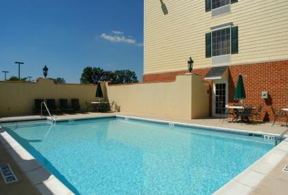 Hampton Inn & Suites State College at Williamsburg Square - image 2