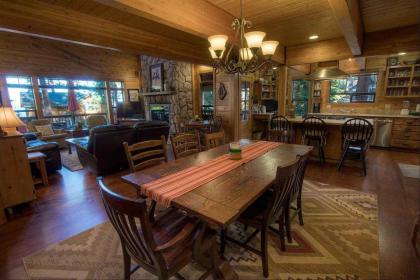 Smokey Joes by Lake Tahoe Accommodations - image 10