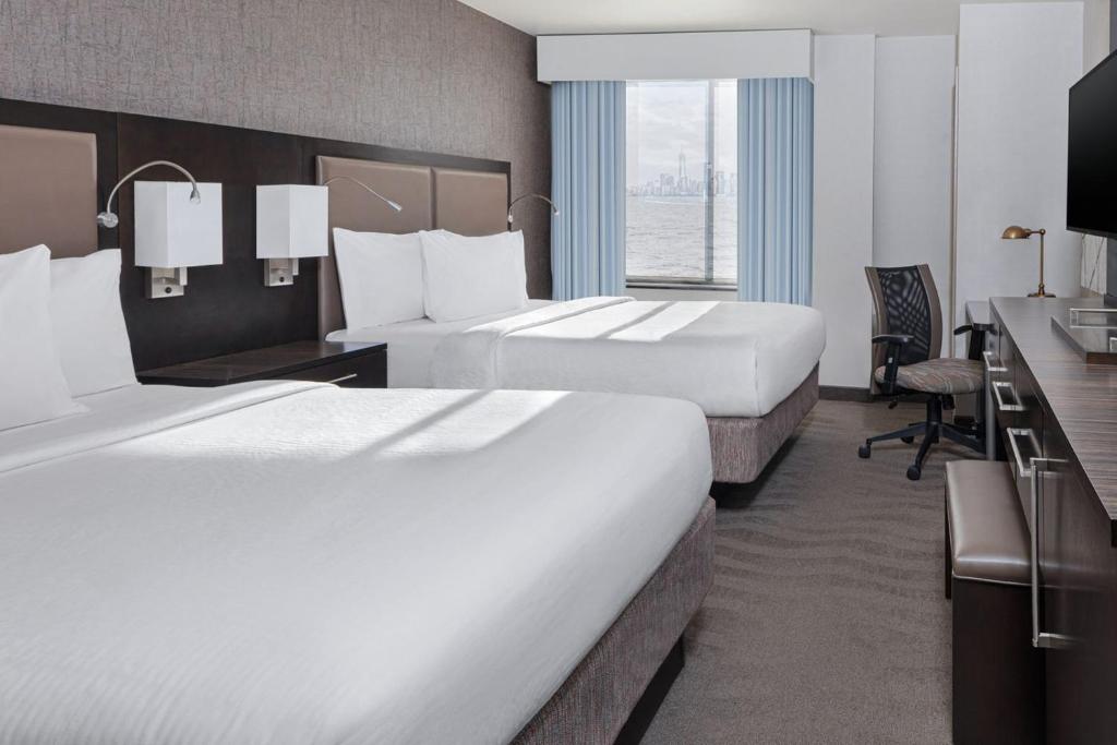 Fairfield Inn & Suites by Marriott New York Staten Island - image 4