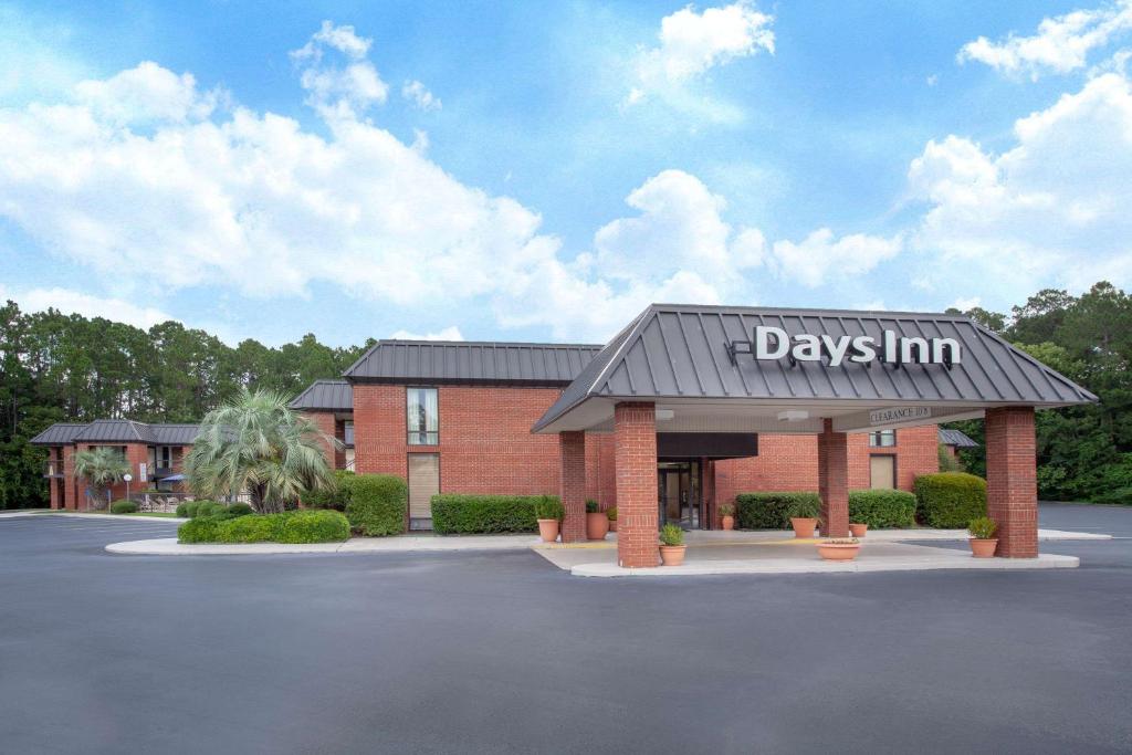 Days Inn by Wyndham Statesboro - main image