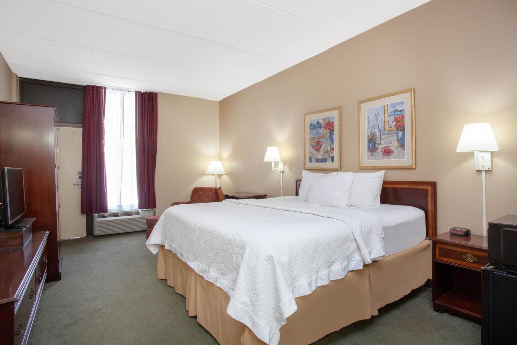 Days Inn by Wyndham Statesboro - image 7