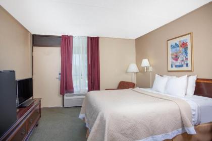 Days Inn by Wyndham Statesboro - image 8