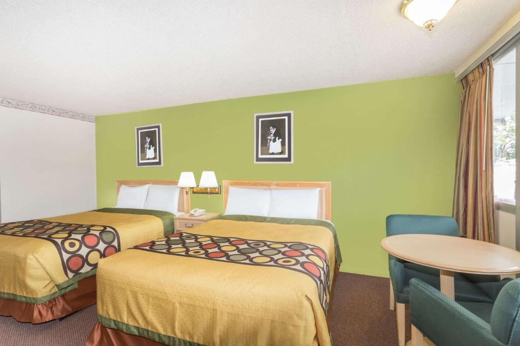 Knights Inn Statesboro - image 5