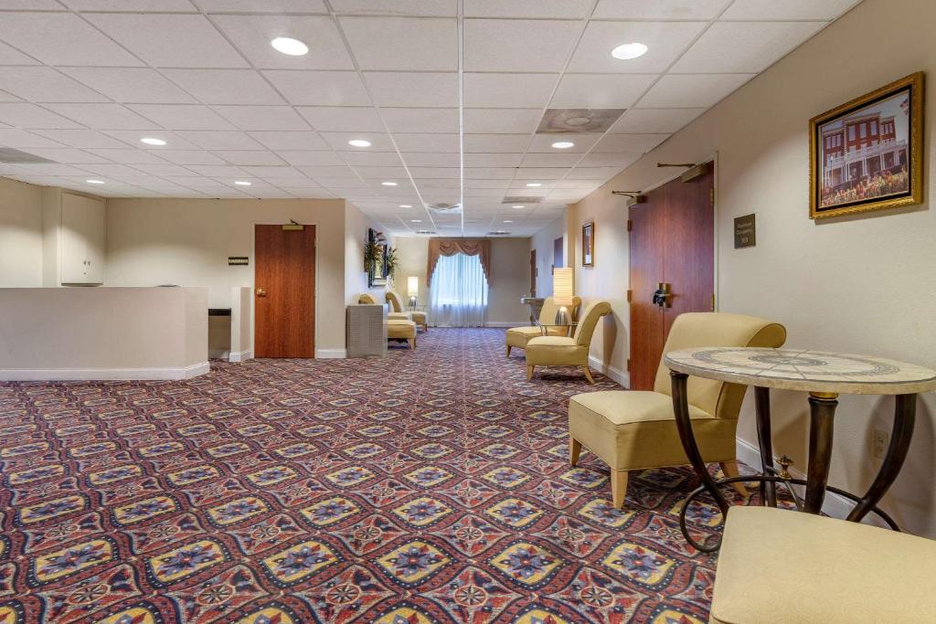 Comfort Inn & Suites Statesboro - University Area - image 6