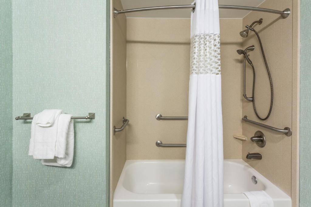 Hampton Inn Statesboro - image 3