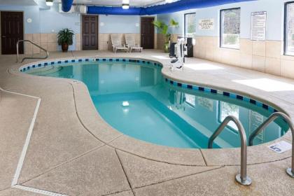 Comfort Inn & Suites Statesville - Mooresville - image 5