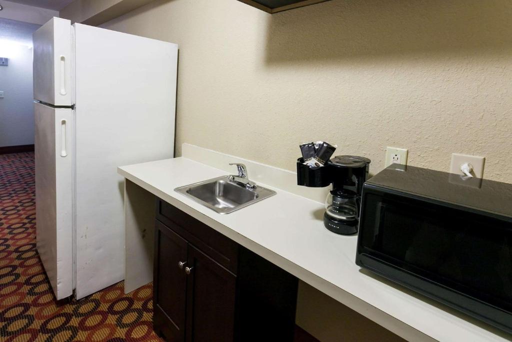 Comfort Inn & Suites Statesville - Mooresville - image 6