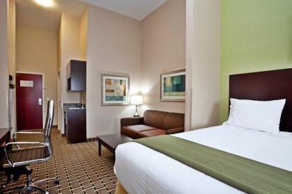 Holiday Inn Express & Suites Statesville