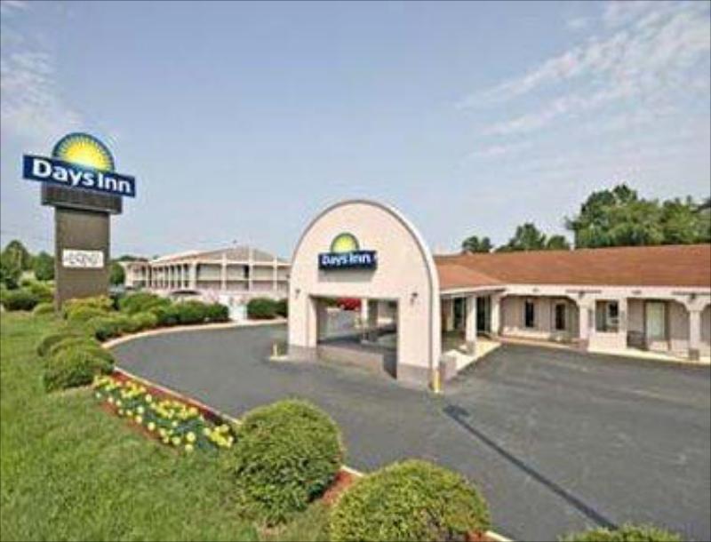 Days Inn by Wyndham Statesville - main image