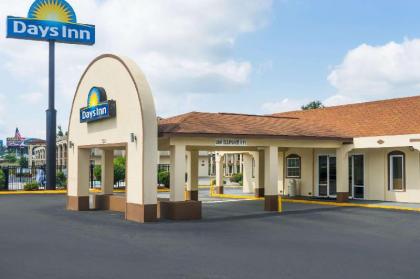 Days Inn by Wyndham Statesville - image 12