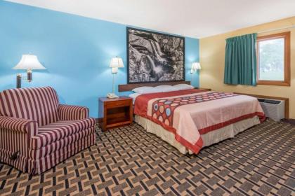 Super 8 by Wyndham Staunton - image 10