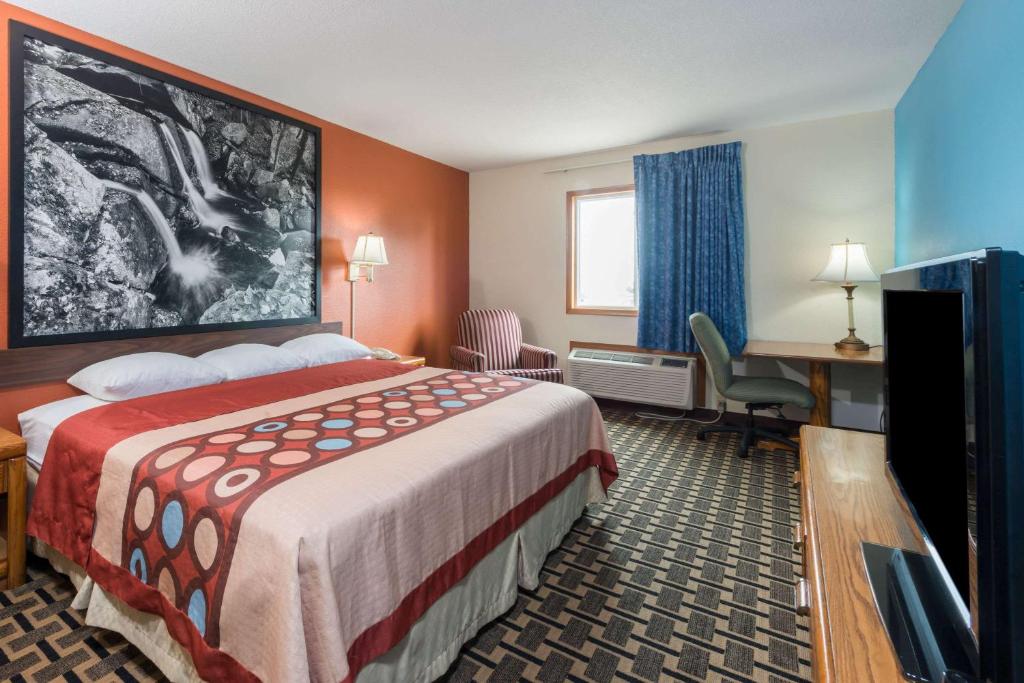 Super 8 by Wyndham Staunton - image 2